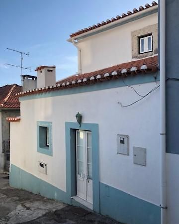 Typical Small House Near Lisbon オエイラス エクステリア 写真