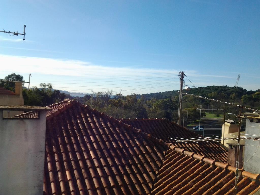 Typical Small House Near Lisbon オエイラス エクステリア 写真