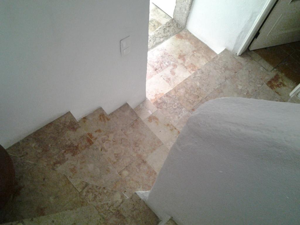 Typical Small House Near Lisbon オエイラス エクステリア 写真